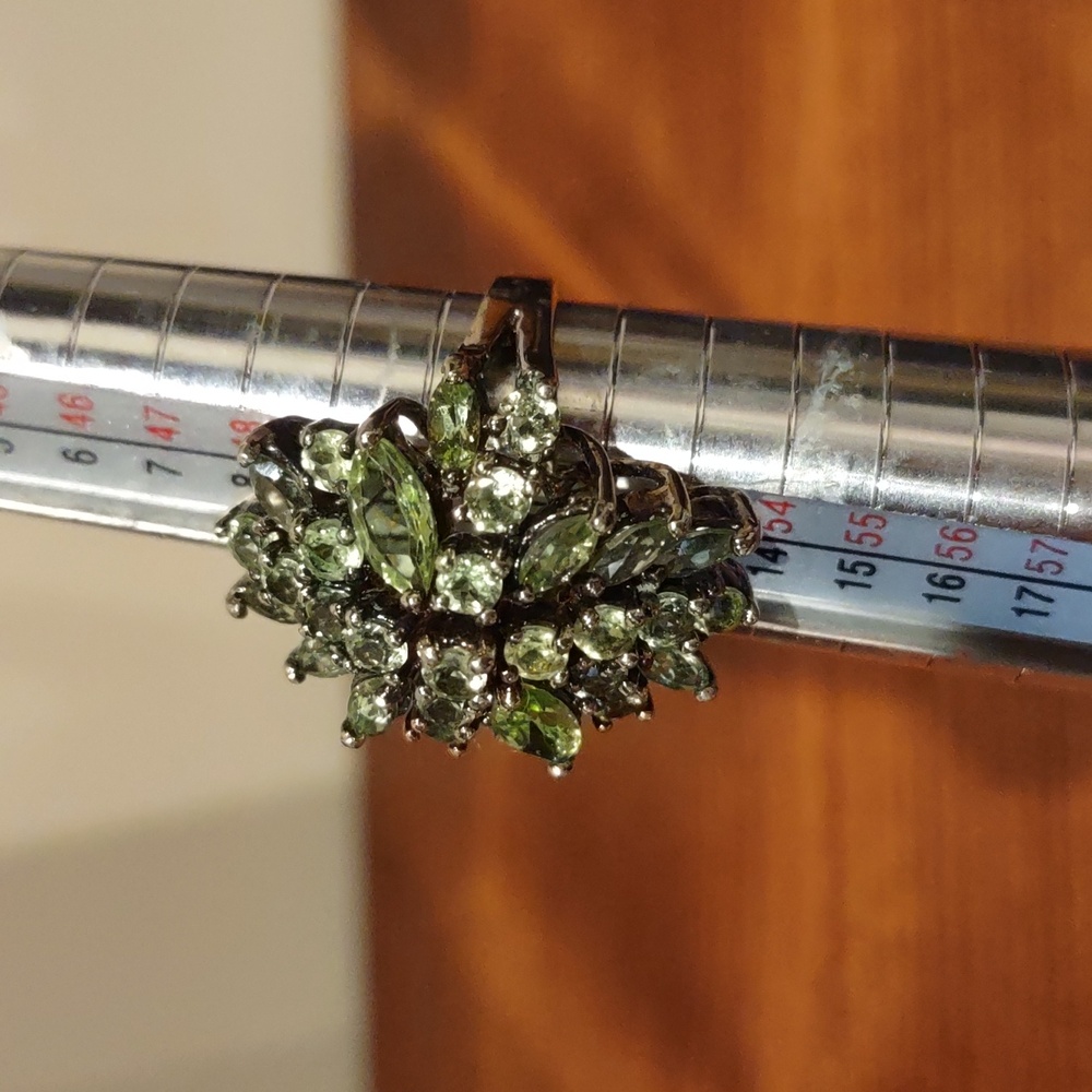Peridot Gemstone Green Ring Set In Sterling Silver - Picture 8 of 8